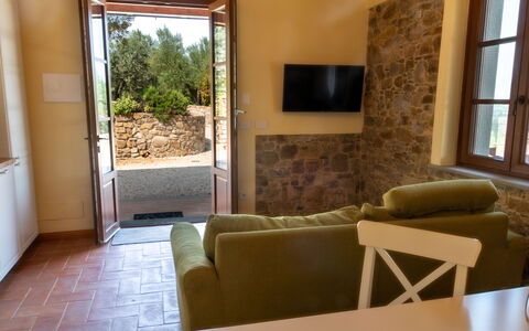 Marina's Lodge: Pared, Mueble, Piso, Diseño De Interiores, Suelo, Mesa, Habitación, Silla, Sala, Techo