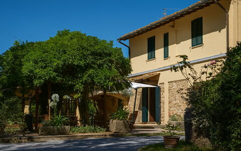 Podere la Botte, Pool, Lari: Arbusto, Casa, Sombra, Cabaña, Inmuebles, Hacienda, Jardín, Yarda, Paisajismo, Villa