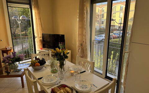 Al Civico 80: Mueble, Madera, Diseño De Interiores, Silla, Mesa, Piso, Cocina Y Comedor Mesa, Comedor, Suelo, Habitación