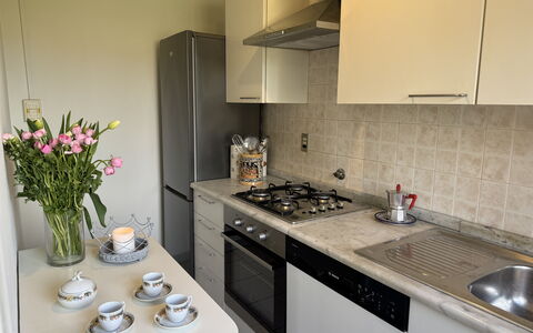 Villa Lory: Aparato De Cocina, Cocina, Mostrador, Electrodoméstico, Estufa De Cocina, Estufa, Estufa De Gas, Gabinetes, Electrodoméstico, Fregadero