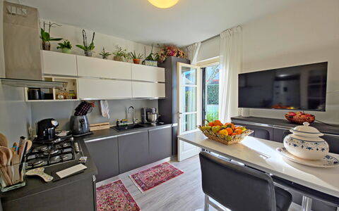 I Cipressi: Cocina, Mueble, Diseño De Interiores, Mostrador, Aparato De Cocina, Piso, Electrodoméstico, Habitación, Departamento, Electrodoméstico