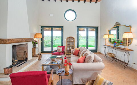 Villa Lodolaio: Mueble, Pared, Diseño De Interiores, Casa, Mesa, Encendiendo, Silla, Piso, Sofá, Sala