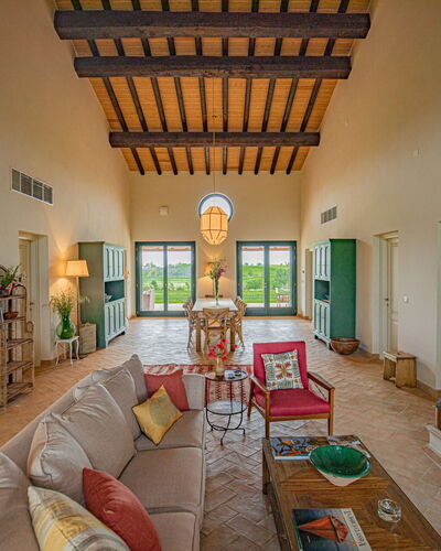 Villa Lodolaio: Mueble, Casa, Inmuebles, Techo, Silla, Villa, Sala, Casa De Campo, Diseño, Planta De Casa