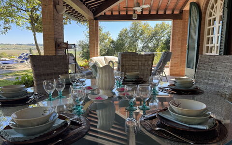 Casa Mia: Mueble, Silla, Mesa, Vajilla, Diseño De Interiores, Cocina Y Comedor Mesa, Comedor, Utensilios Para Servir, Encendiendo, Habitación