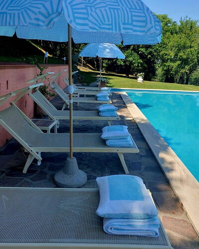 Casa Mia: Piscina, Azul, Agua, Paraguas, Mueble Para Exteriores, Mueble, Sunlounger, Recurso, Ocio, Silla