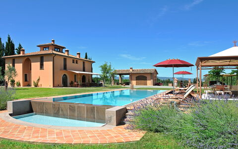 Villa Peccioli: Piscina, Inmuebles, Hacienda, Casa De Campo, Villa, Recurso, Jardín, Paisajismo, Yarda, Eco Hotel