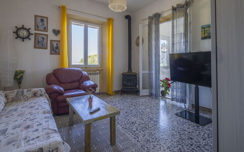 La Torre sul Ponte, Seaview, Garden: Mueble, Diseño De Interiores, Pared, Piso, Suelo, Habitación, Encendiendo, Techo, Casa, Sala