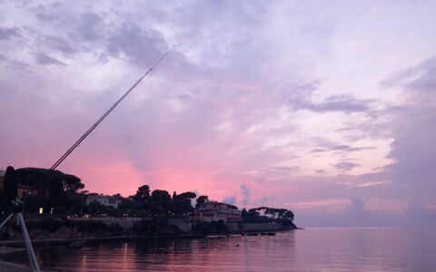 La Torre sul Ponte, Seaview, Garden: Cielo, Agua, Oscuridad, Horizonte, Resplandor Crepuscular, Puesta De Sol, Noche, Costeras Y Los Accidentes Geográficos Oceánico, Mar