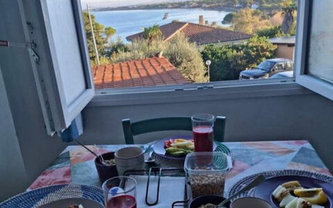 La Torre sul Ponte, Seaview, Garden: Vajilla, Drinkware, Comida, Utensilios Para Servir, Mesa, Mueble, Vajilla, Plato, Desayuno, Fruta