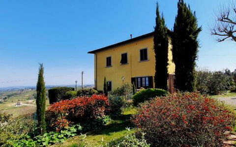 Villa Luce San Miniato: Arbusto, El Terreno Del Lote, Área Rural, Casa De Campo