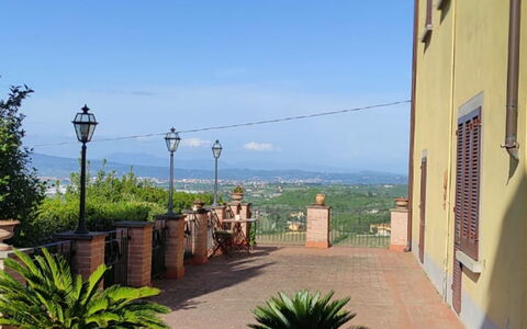 Villa Luce San Miniato: Maceta, Planta De Casa