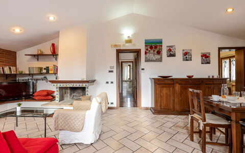 Casa Miramonti: Mueble, Diseño De Interiores, Piso, Suelo, Madera, Techo, Habitación, Encendiendo, Sofá, Sala