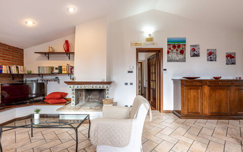 Casa Miramonti: Mueble, Diseño De Interiores, Piso, Suelo, Madera, Techo, Habitación, Encendiendo, Sala, Casa