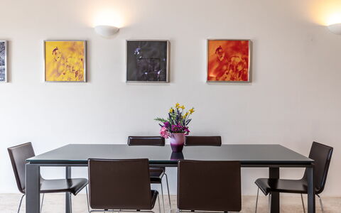 Cignella Resort: Mueble, Diseño De Interiores, Pared, Mesa, Cocina Y Comedor Mesa, Piso, Comedor, Suelo, Silla, Encendiendo