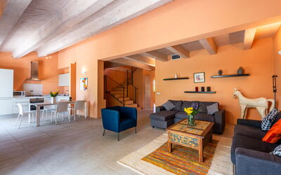 Pesca: Mueble, Diseño De Interiores, Piso, Pared, Suelo, Madera, Techo, Sofá, Habitación, Sala