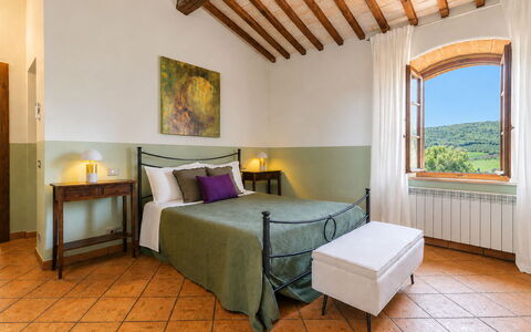Podere Peteglia: Diseño De Interiores, Mueble, Techo, Piso, Habitación, Habitación, Marco De La Cama, Cama, Lecho, Linos