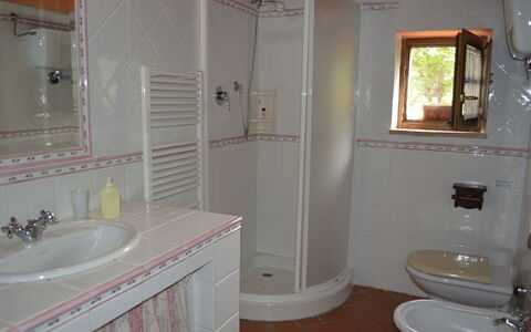 Agriturismo Bellavista, Private Pool, Val D'Orcia: Piso, Arreglo De Tubería, Diseño De Interiores, Suelo, Baño, Lavabo Del Baño, Lavabo, Habitación, Grifo, Plomería