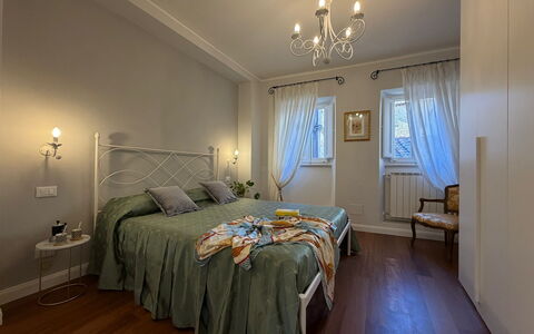 Casa Amandoli: Diseño De Interiores, Mueble, Cama, Habitación, Piso, Suelo, Habitación, Techo, Madera, Sábana