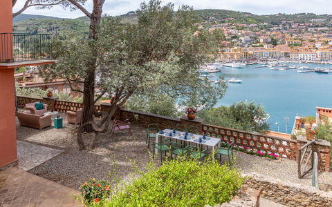 Villa Fior di Roccia: Departamento, Balcón, Maceta, Planta De Casa