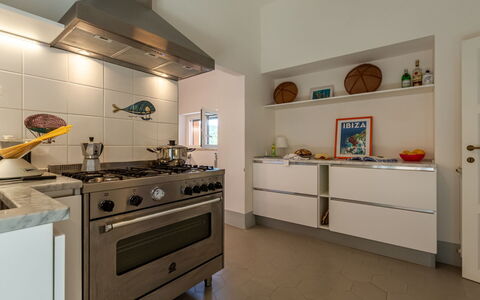 Villa Fior di Roccia: Cocina, Aparato De Cocina, Estufa De Cocina, Electrodoméstico, Estufa De Gas, Estufa, Mostrador, Electrodoméstico, Diseño De Interiores, Estufa