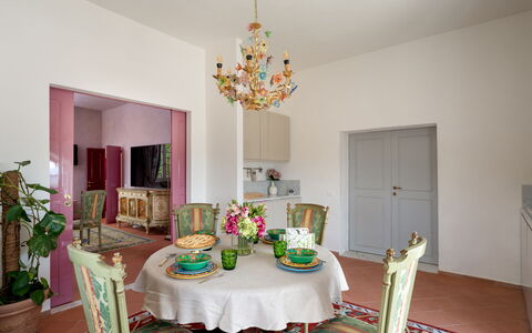 Villa Elisa: Mueble, Diseño De Interiores, Pared, Piso, Mesa, Habitación, Suelo, Comedor, Encendiendo, Silla