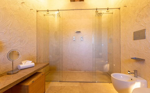 Poggio Mori 20: Piso, Pared, Diseño De Interiores, Arreglo De Tubería, Suelo, Baño, Encendiendo, Marrón, Lámpara, Plomería