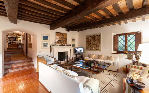 Artemisia: Mueble, Pared, Diseño De Interiores, Madera, Piso, Sofá, Casa, Suelo, Sala, Habitación