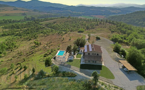 Villa Il Noccioleto: Paisaje, Casa, Área Rural, Casa, El Terreno Del Lote, Inmuebles, Asentamientos Humanos, Cabaña, Casa De Campo, Pueblo