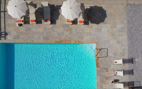 Villa Il Noccioleto: Piscina, Mueble, Material Compuesto, Recurso, Mueble Para Exteriores, Silla, Loseta, Hotel, Eco Hotel, Sunlounger