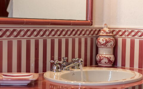 Molinazzo: Diseño De Interiores, Lavabo Del Baño, Arreglo De Tubería, Grifo, Habitación, Plomería, Porcelana, Baño, Loseta, Lavabo