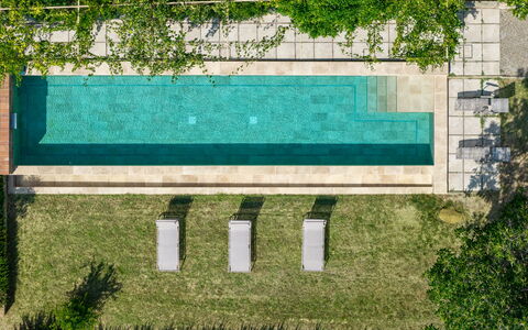 Villa Il Casalino, Florentine Hills with Pool: Piscina, Material Compuesto, Jardín, Sombra, Paisajismo, Fuente De Agua, Reflexión, Patio Interior, Pasarela, Piscina De Reflejo