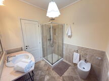 Villa Montepulciano Vineyard and Pool Retreat