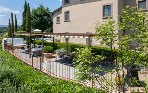 Villa Il Colto: Arbusto, Jardín, Sombra, Mueble Para Exteriores, Yarda, Paisajismo, Estructura Al Aire Libre, Patio Interior, Mesa Al Aire Libre, Balcón