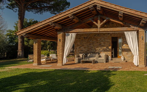 Villa Bolgheri Vermentino Castagneto Carducci: Madera, Techo, El Terreno Del Lote, Cabaña, Casa, Sombra, Porche, Estructura Al Aire Libre, Inmuebles, Haz