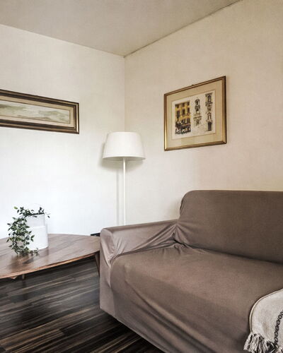 Etrusco Apartment: Mueble, Diseño De Interiores, Piso, Pared, Suelo, Madera, Sofá, Habitación, Sala, Marco