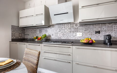 Casa Lory, Monteriggioni, Siena: Cocina, Mostrador, Aparato De Cocina, Gabinetes, Electrodoméstico, Mueble, Diseño De Interiores, Casa, Electrodoméstico, Cajón