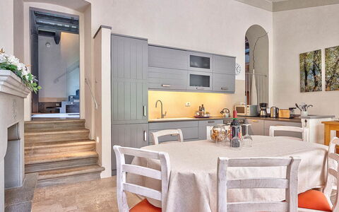 Villa Church: Mueble, Diseño De Interiores, Piso, Madera, Cocina, Suelo, Silla, Techo, Encendiendo, Mesa