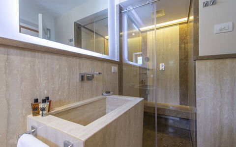 Villa Marinella: Arreglo De Tubería, Piso, Baño, Madera, Diseño De Interiores, Suelo, Grifo, Plomería, Encendiendo, Loseta