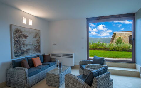 Villa Marinella: Mueble, Piso, Silla, Sofá, Mesa De Café, Madera Dura, Sala, Marco, Brazo