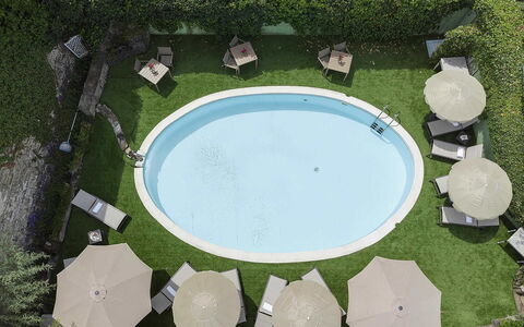 Villa Senio: Piscina, Recurso, Mueble Para Exteriores, Hotel, Paraguas, Silla, Hotel Boutique, Thermae