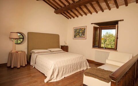 Villa Collombroso: Diseño De Interiores, Mueble, Pared, Madera, Cama, Habitación, Piso, Habitación, Casa, Suelo