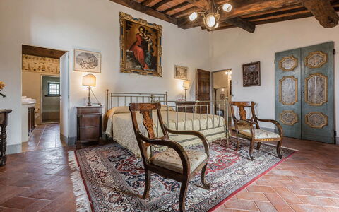 Villa del Colle: Pared, Mueble, Piso, Suelo, Techo, Silla, Marco De La Cama, Marco, Habitación, Cama