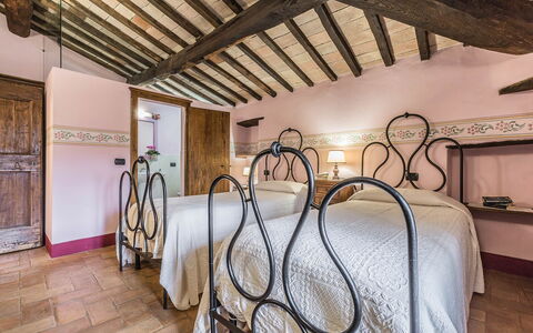 Villa Panorama: Hotel, Marco De La Cama, Cama, Habitación, Villa, Lecho, Lámpara