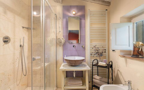 Villa la Foresta: Diseño De Interiores, Piso, Suelo, Arreglo De Tubería, Baño, Mueble, Madera, Encendiendo, Habitación, Techo