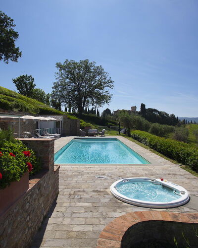 Villa Chianti: Piscina, Paisaje, Jardín, Paisajismo, Inmuebles, Fuente De Agua, Patio Interior, Yarda, Losa, Hacienda