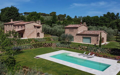 Villa Ripa: Arbusto, Arquitectura, Casa, Inmuebles, Jardín, Paisajismo, Casa De Campo, Patio Interior, Césped, Villa