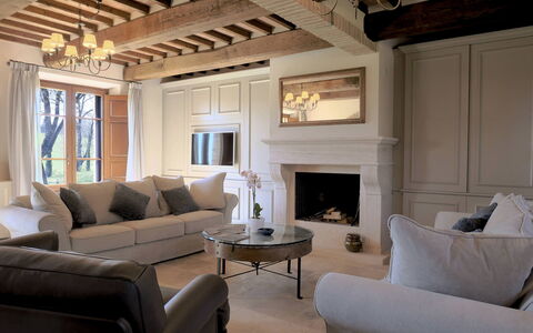 Villa Ripa: Mueble, Diseño De Interiores, Piso, Pared, Sofá, Suelo, Madera, Techo, Sala, Habitación