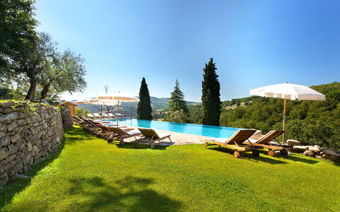 Borgo di San Biagio: Piscina, Mueble Para Exteriores, Ocio, Eco Hotel, Villa, Sunlounger, Hojas Perennes