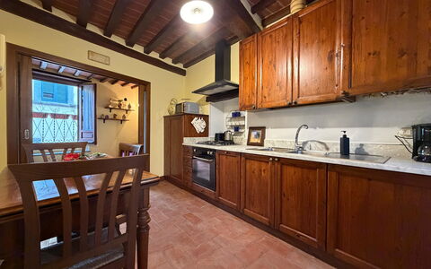 Terrazzino Margherita: Diseño De Interiores, Cocina, Mostrador, Piso, Mueble, Madera, Gabinetes, Techo, Suelo, Alacena