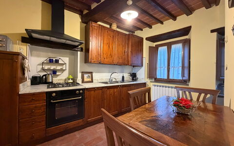 Terrazzino Margherita: Mueble, Diseño De Interiores, Madera, Piso, Gabinetes, Techo, Mostrador, Cocina, Habitación, Suelo